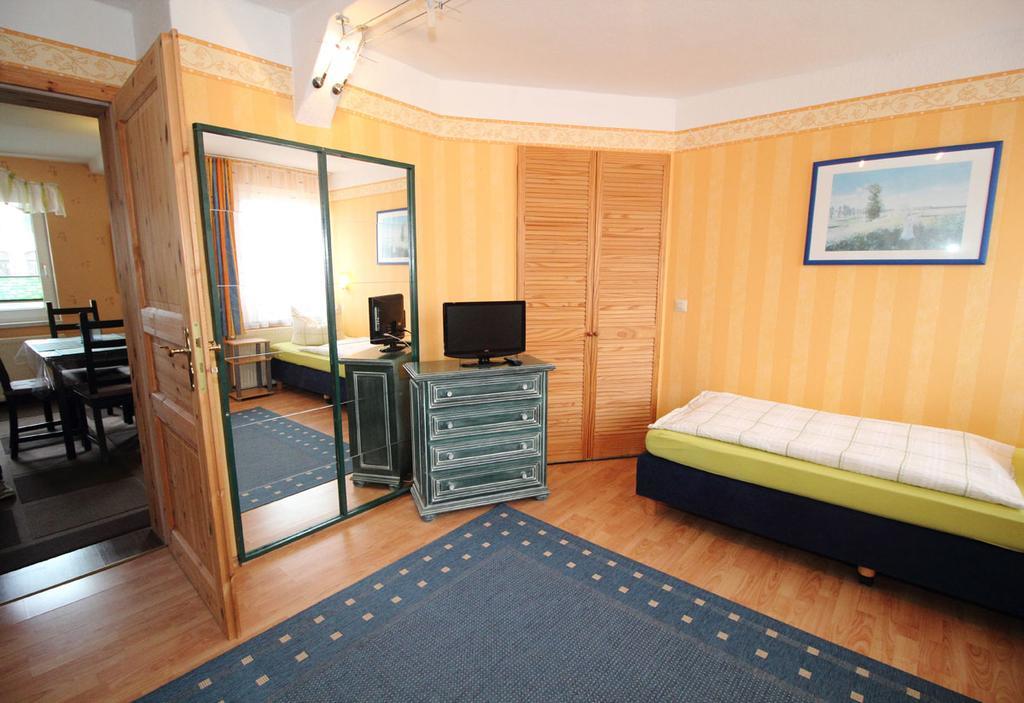 Pension Lenz - Haus Bruno Und Jesko Sassnitz Exterior foto